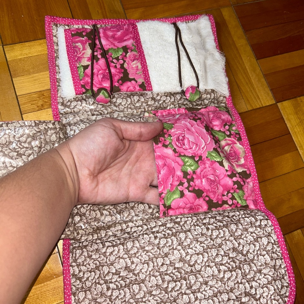 NWOT handmade Pink Floral travel Clutch - Picture 3 of 6